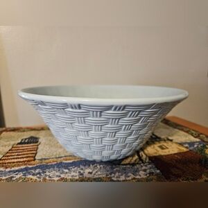 10" Pfaltzgraff Blue Woven Basket Weave Naturewood Pattern Serving Bowl